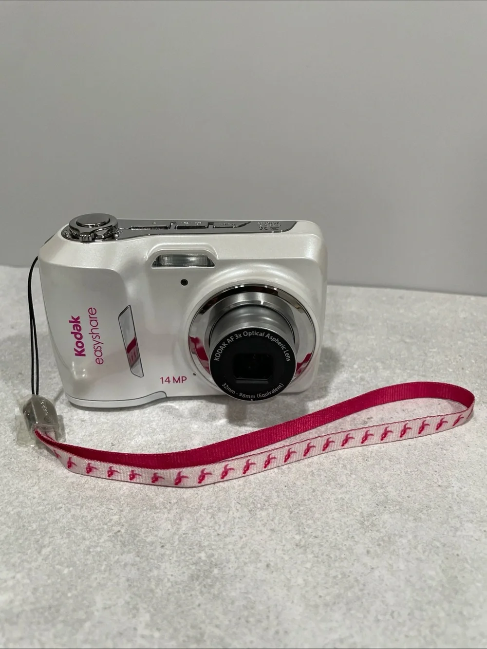Kodak EasyShare C1530 14MP Digital Camera White Pink Susan G Komen TESTED MINT